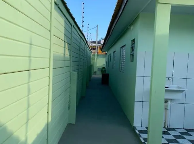 Casa, 1 Quadra Da Praia.