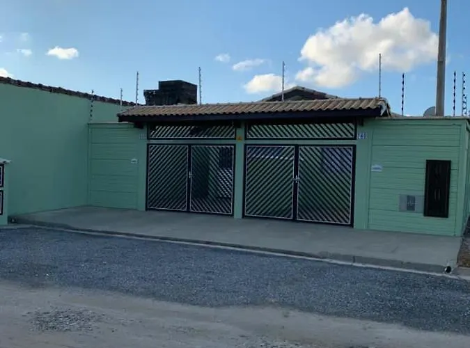 Casa, 1 Quadra Da Praia.