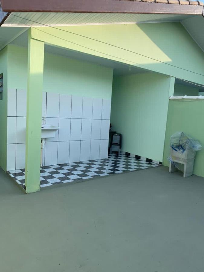 Casa, 1 Quadra Da Praia. *