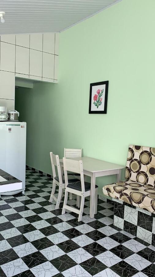 Casa, 1 Quadra Da Praia. *